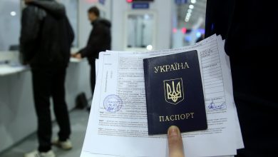 Фото - «Ты с ВСУ, что ли?» Жителя Петербурга под статью подвела стирательная резинка и украинский паспорт