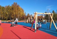 Фото - В парке «Липовая роща» в Электроуглях завершилось обустройство игровой зоны для детей